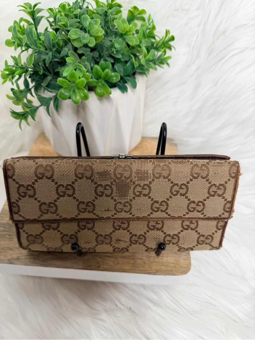 Gucci GG Canvas Continental Wallet with Ring Hardware - Picture 5 of 12